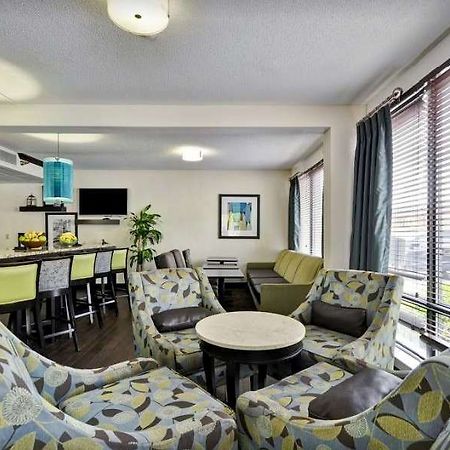 Wingate By Wyndham Charleston Coliseum Hotell North Charleston Inreriör bild