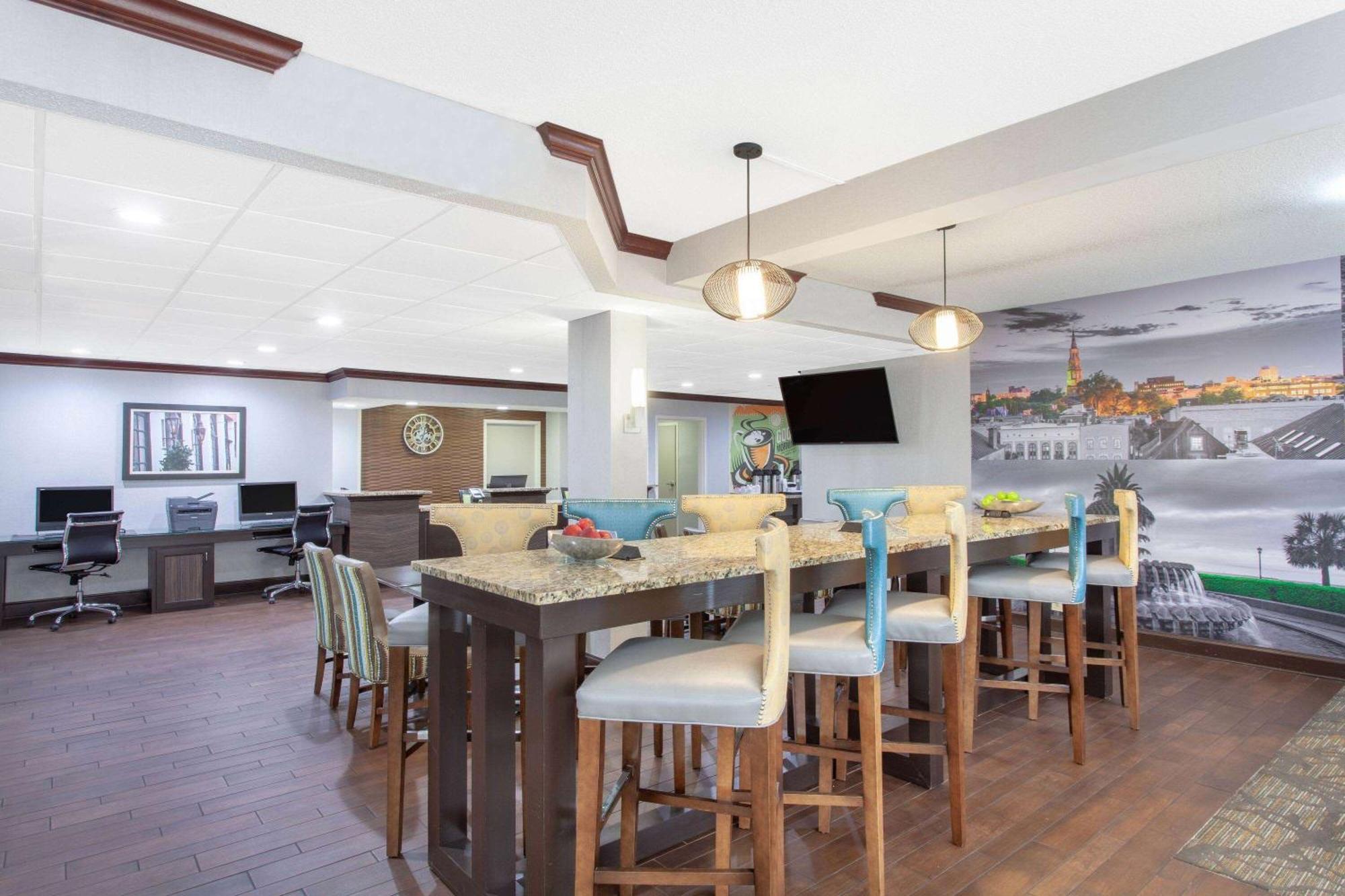 Wingate By Wyndham Charleston Coliseum Hotell North Charleston Exteriör bild