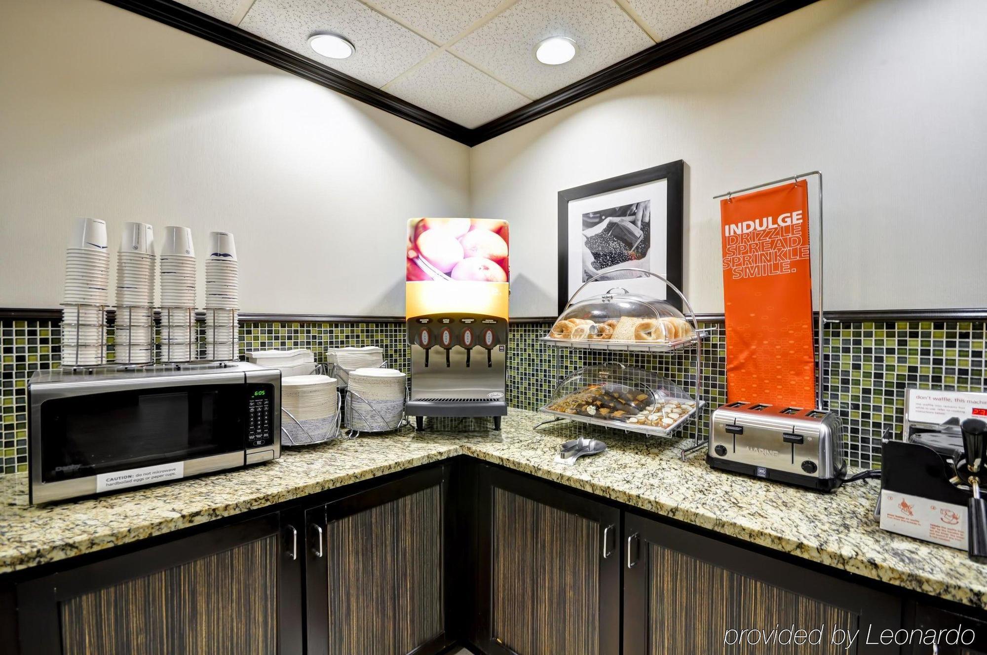 Wingate By Wyndham Charleston Coliseum Hotell North Charleston Exteriör bild