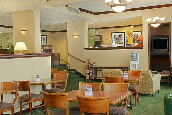 Wingate By Wyndham Charleston Coliseum Hotell North Charleston Restaurang bild